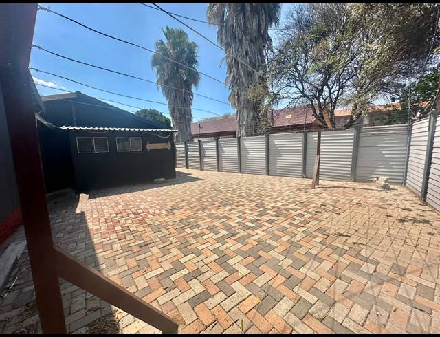 14 BEDROOM HOUSE FOR SALE IN IVY PARK